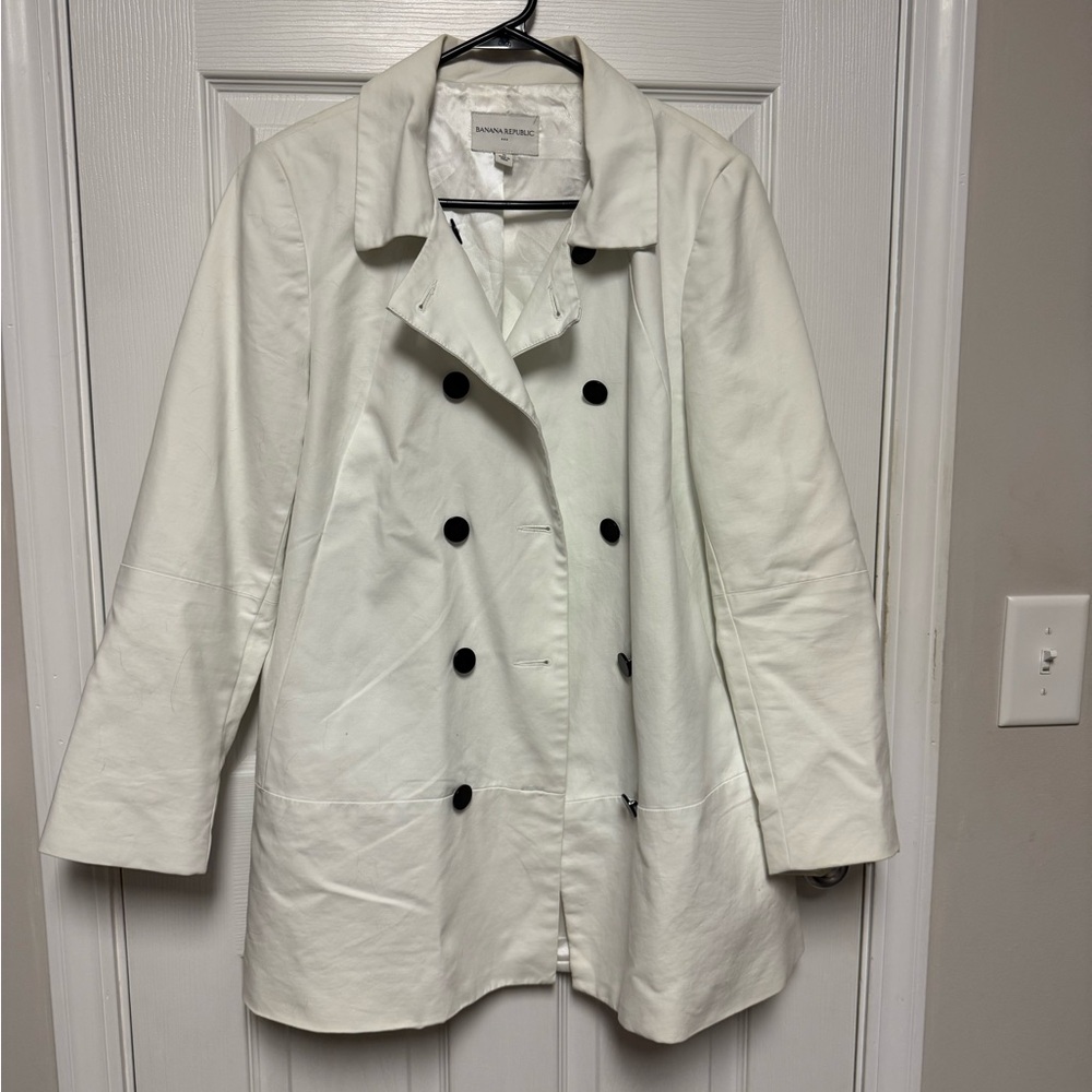 Banana Republic White Trench Coat Classic Design